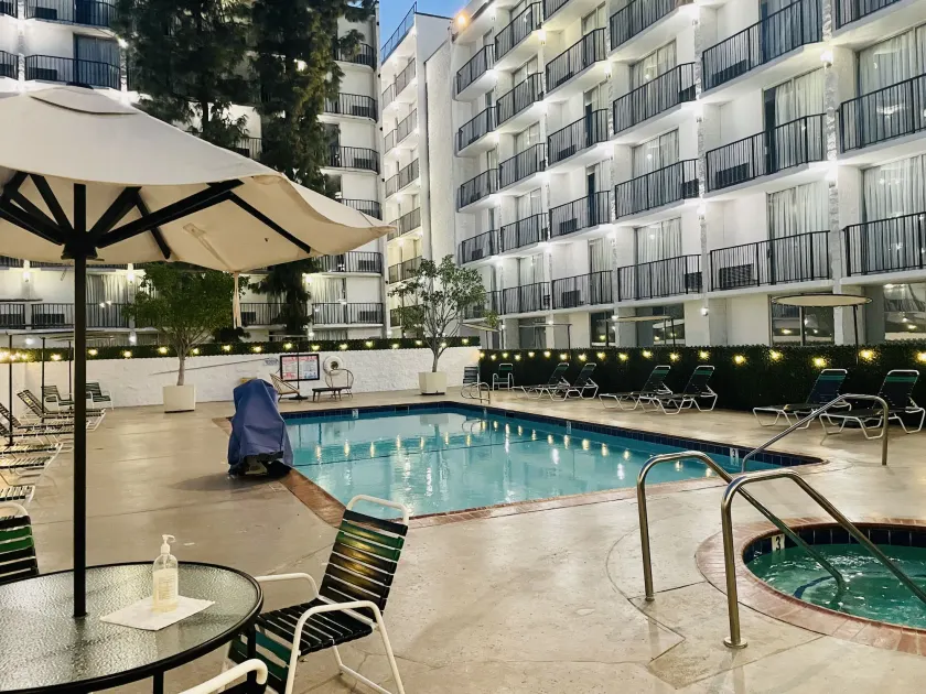 Glendale Express Hotel Los Angeles - Image 1