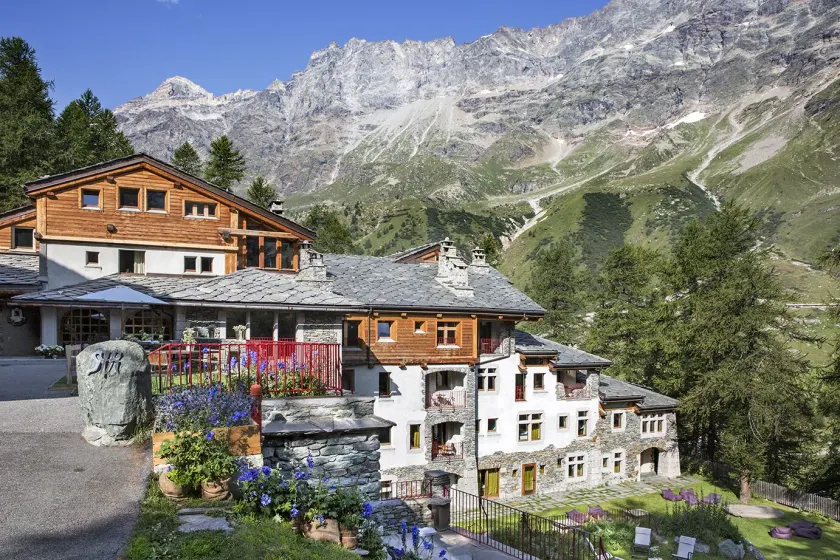 Saint Hubertus Resort - Image 1