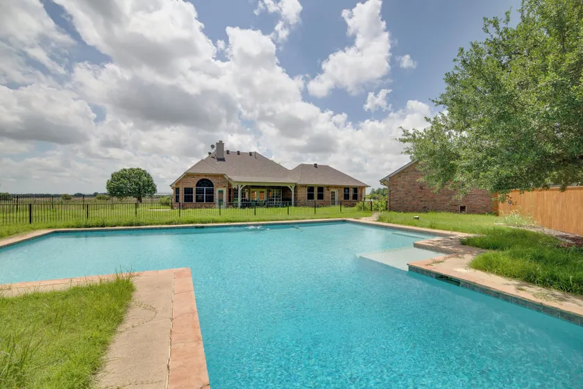 Game Room & Bar: Secluded Getaway in Farmersville - Image 1