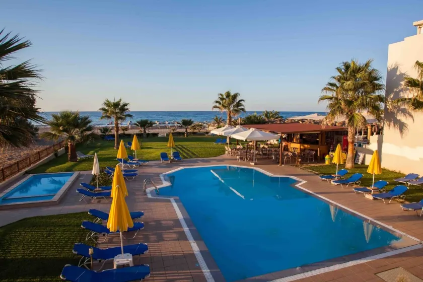 Ilian Beach & Apartments - Image 1