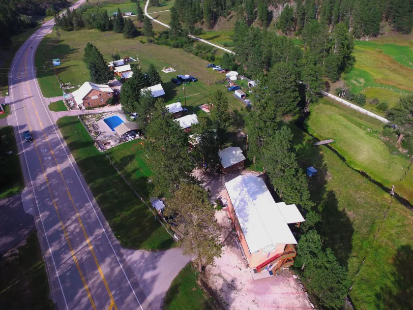 Black Hills Cabins at Quail's Crossing - Image 1