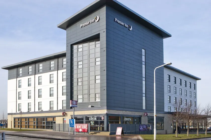 Premier Inn Edinburgh Park - Airport - Image 1