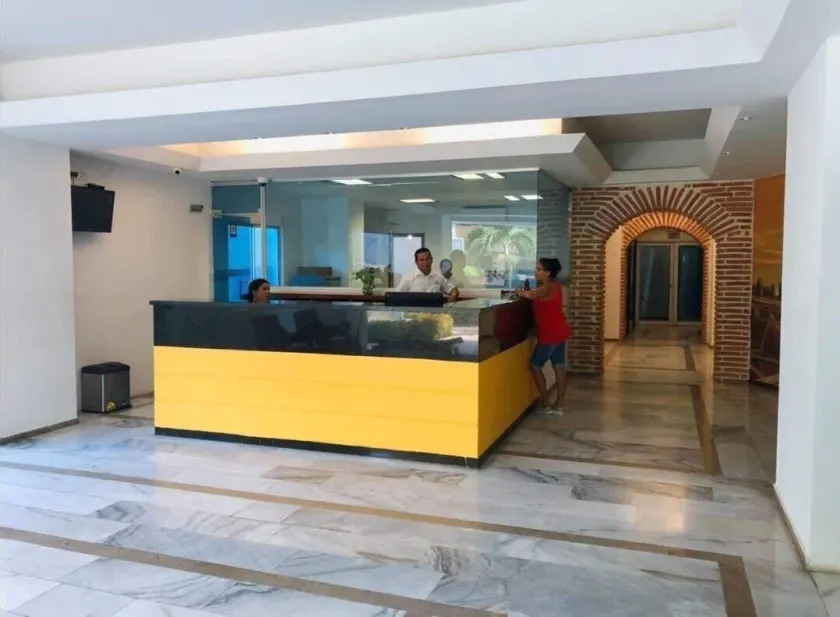 Estudios Mirador del Laguito - Lobby