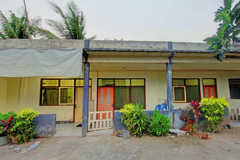 Hotel O Penginapan 3 Bersaudara Near Pasar Sengkol - Image 1