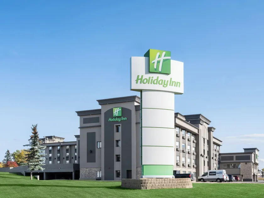 Holiday Inn Calgary Airport by IHG - Image 1