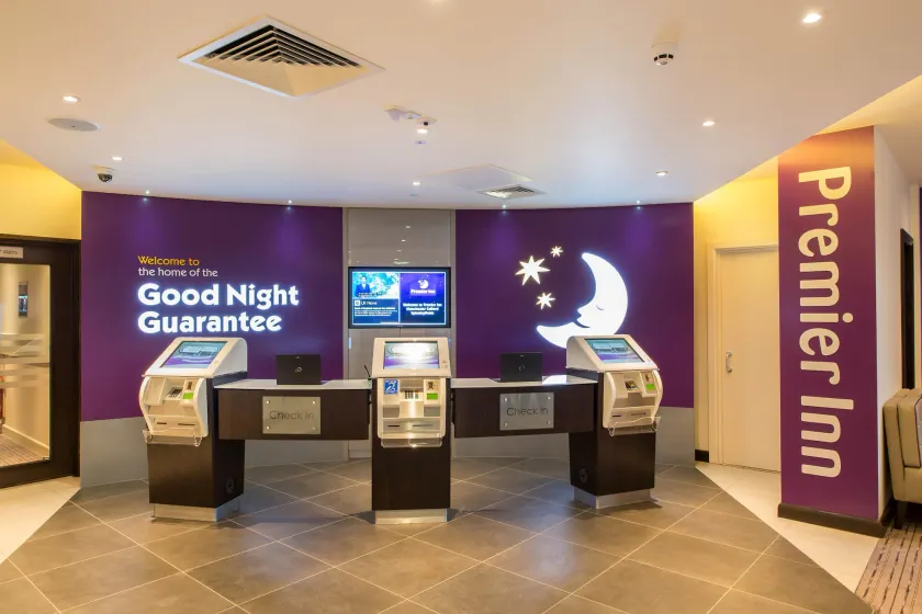 Premier Inn Manchester City Centre West - Reception