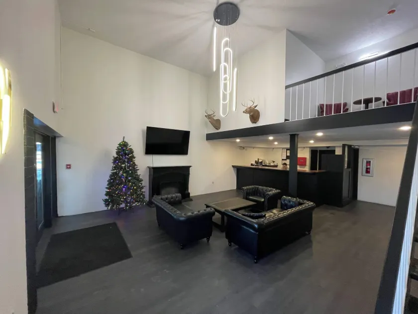 Guest Lodge - Image 1
