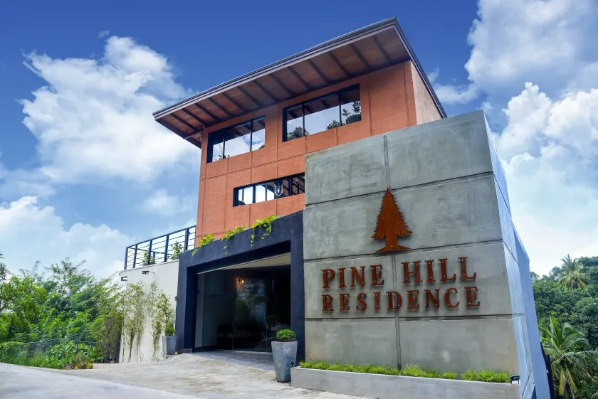 Pine Hill Residence - Image 1