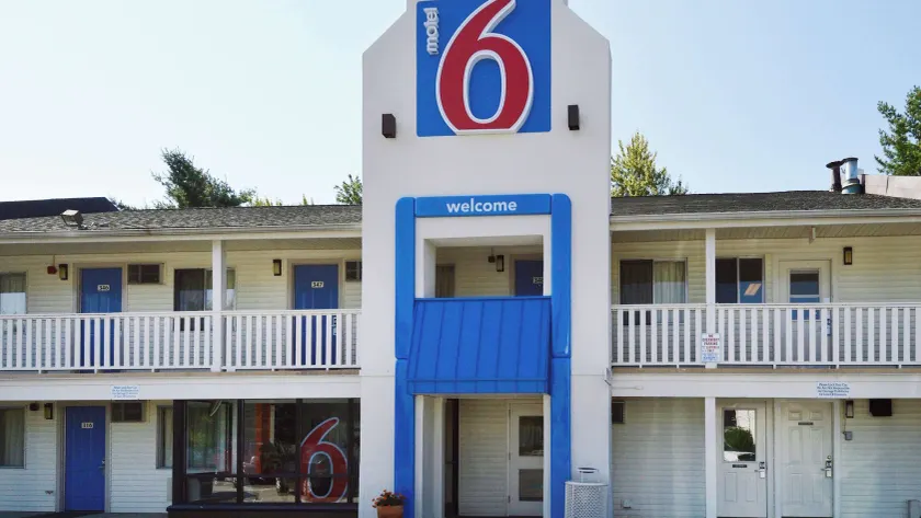 Motel 6-Nashua, NH - Image 1