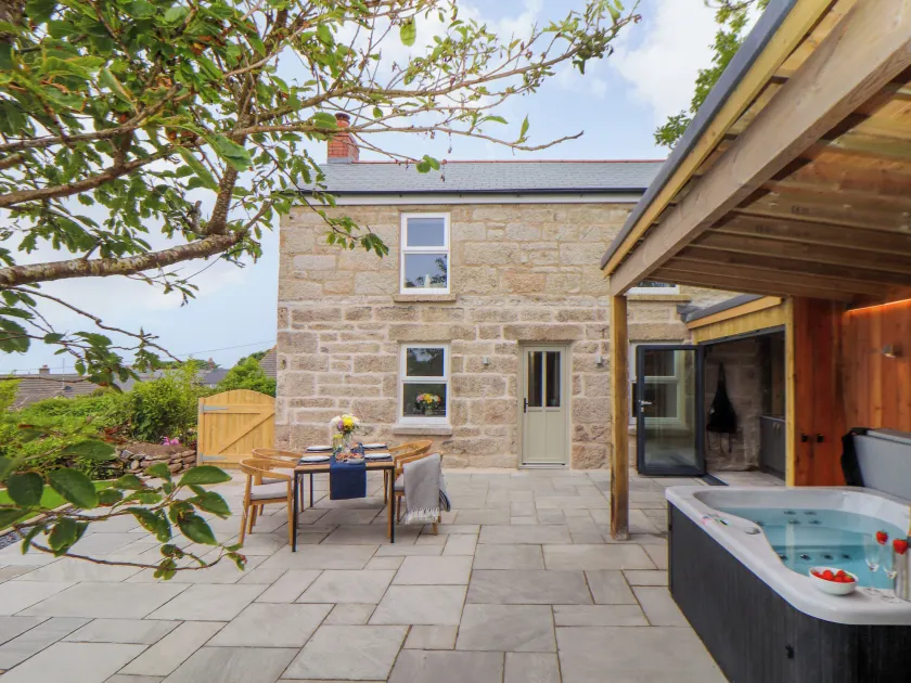 Carn House - Image 1