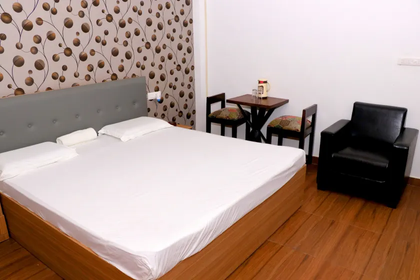 Surya Hotel - Image 1