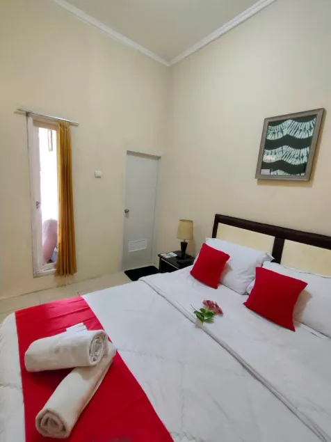 Bakom Inn Syariah - Standard Double Room - Image 1