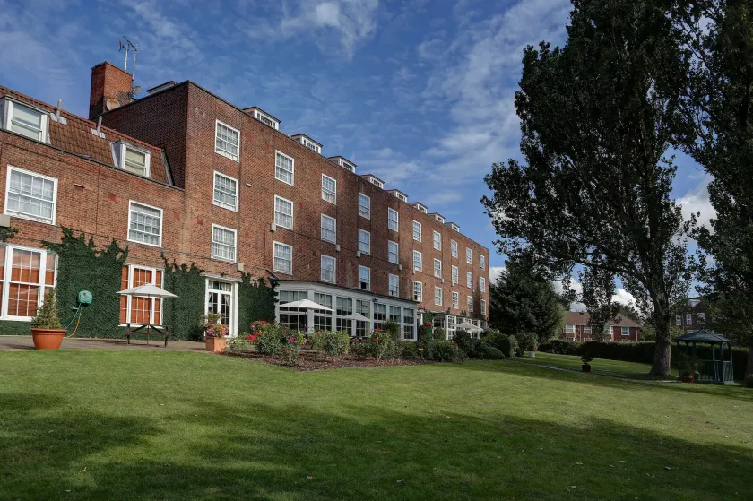 Best Western Homestead Court Hotel - Image 1