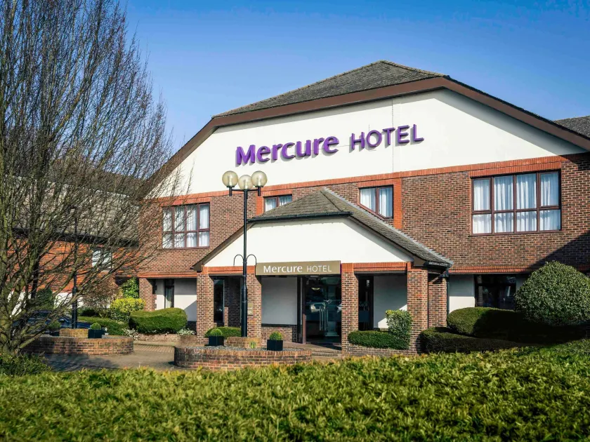 Mercure Dartford Brands Hatch Hotel & Spa - Image 1