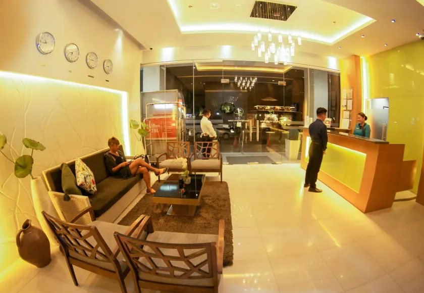 Zerenity Hotel & Suites - Image 1