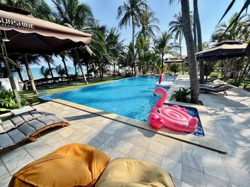 SUNSHINE BEACH Resort - Image 1