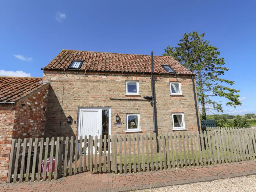 Holly Cottage - Image 1