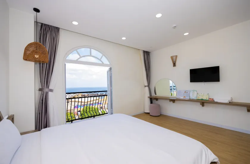 Lily House Hotel Phu Quoc - Image 1