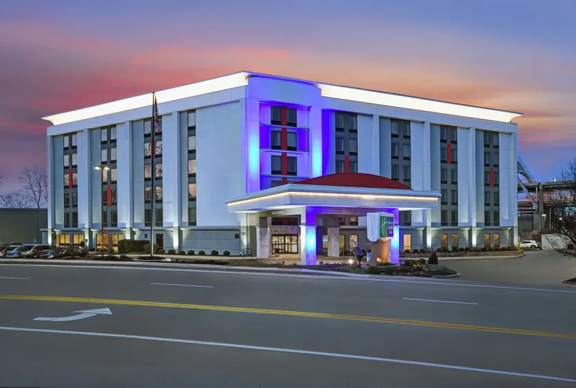 Holiday Inn Express & Suites Cincinnati Riverfront by IHG - Image 1