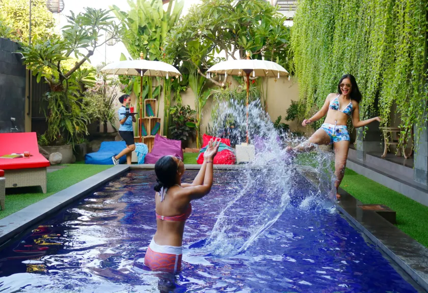 Vansari Hotel - Image 1