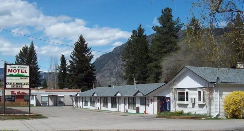 Twin Rivers Motel Castlegar - Image 1