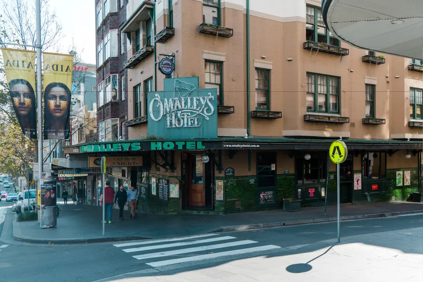 O'Malley's Hotel - Image 1