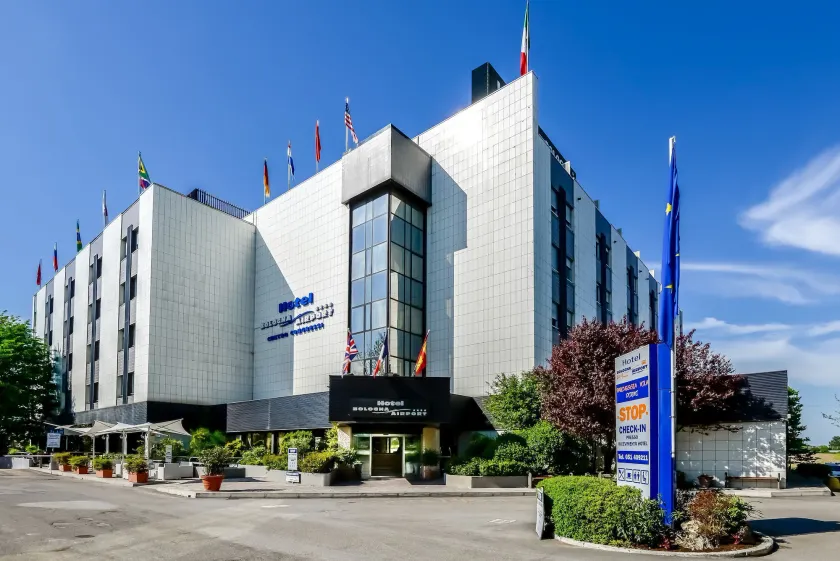 Hotel Bologna Airport - Image 1
