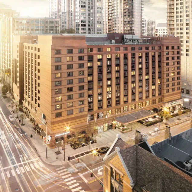 Embassy Suites by Hilton Chicago Downtown River North - Image 1