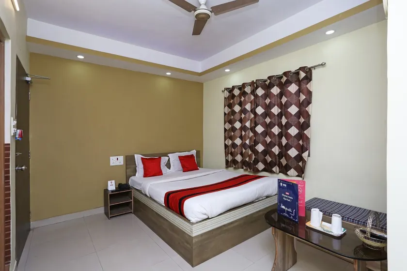 OYO 5718 Pratiksha Guest House - Image 1