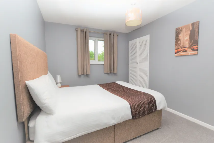 Nelson By The Docks Serviced Apartments by Roomsbooked - Image 1