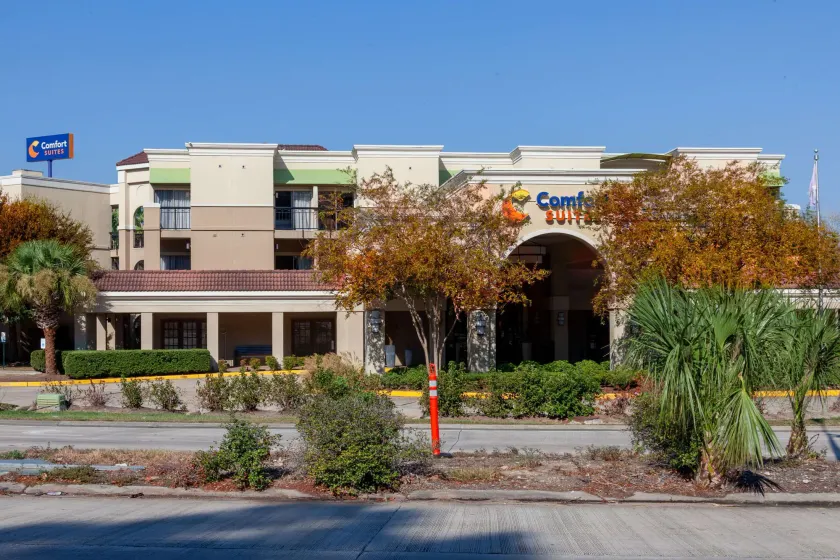 Comfort Suites Baton Rouge South I-10 - Image 1