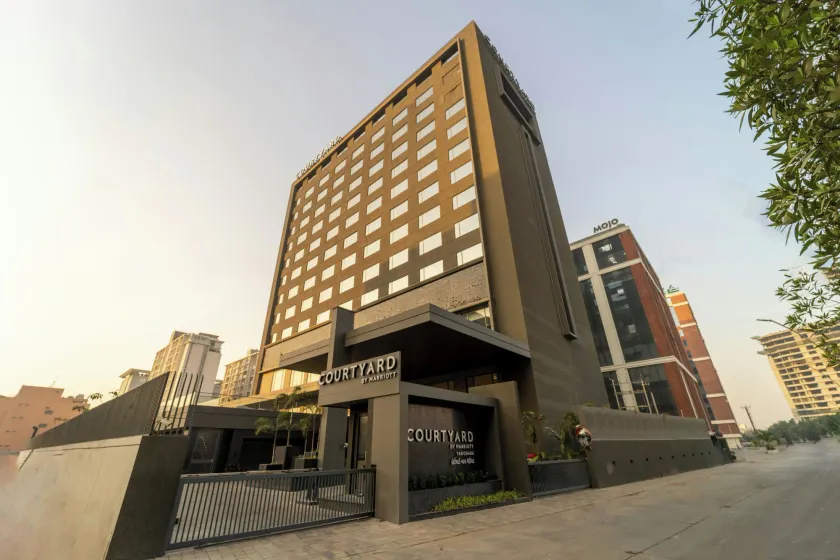 Courtyard by Marriott Vadodara - Image 1