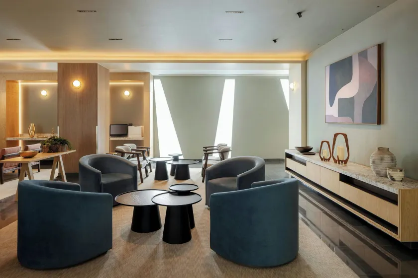 Courtyard by Marriott Mexico City Airport - Image 1