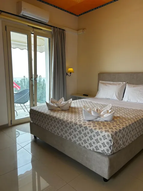 Private Standard Apartment Full View - Image 1