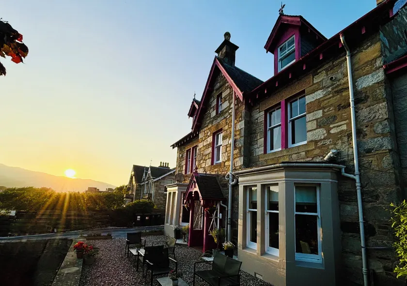 Carra Beag Guest House - Image 1