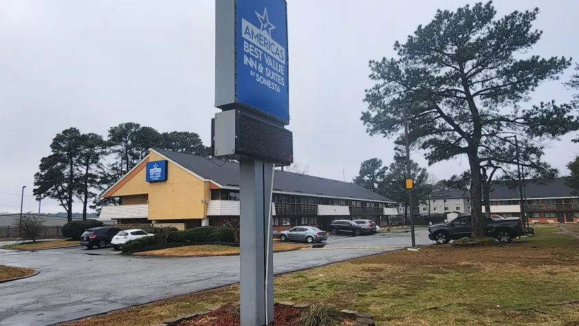 Americas Best Value Inn and Suites Little Rock - Image 1