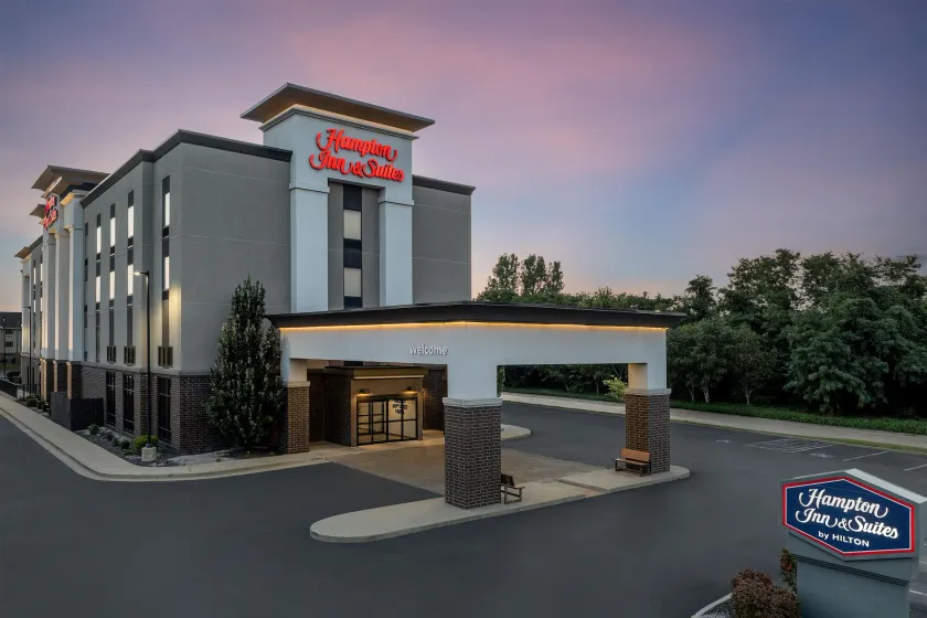 Hampton Inn & Suites St. Louis/Alton - Image 1