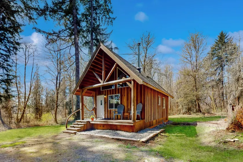 1 BR Dog-friendly Home w/ Fire Pit, Near Creek - Image 1