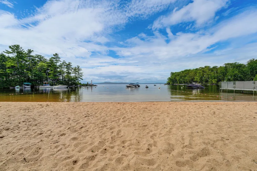 2 Mi to Marina & Beach: Frye Island Retreat! - Image 1