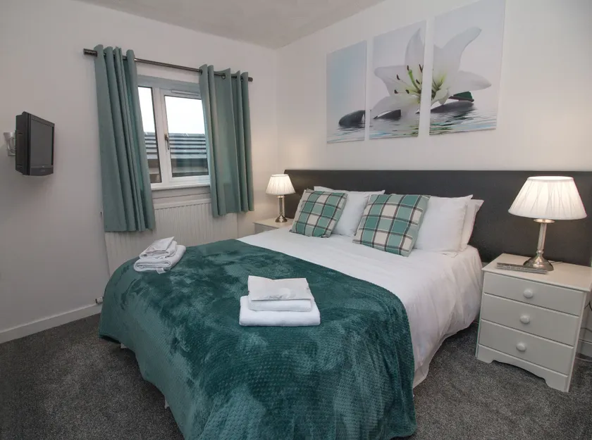 Bentley Hotel - Image 1