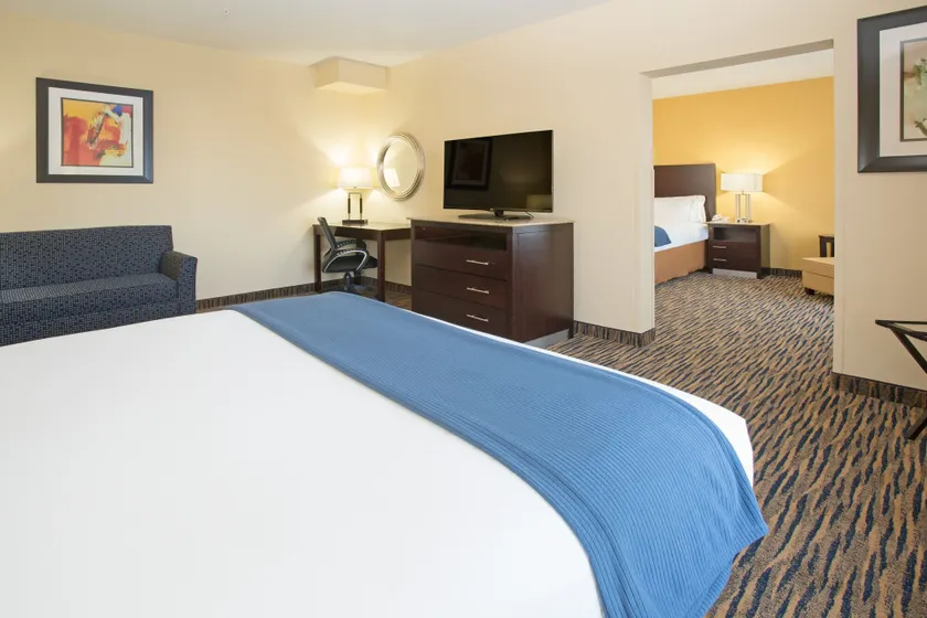 Holiday Inn Express & Suites Denver North - Thornton by IHG - Image 1