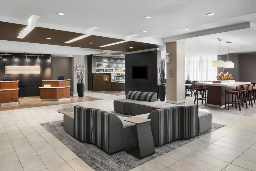 Courtyard by Marriott Newark Downtown - Lobby