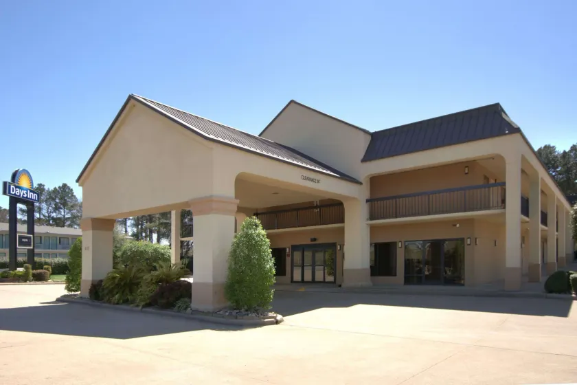 Days Inn by Wyndham Longview South - Image 1