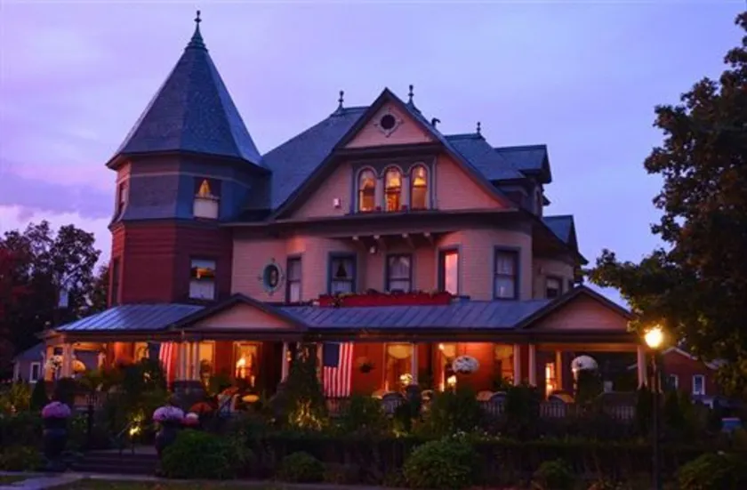 Union Gables Bed & Breakfast - Image 1