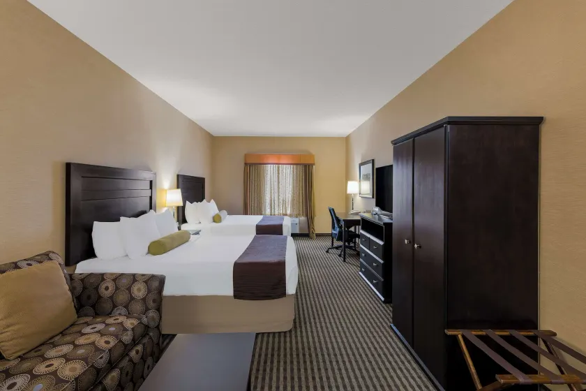 Best Western Sunrise Inn & Suites - Image 1