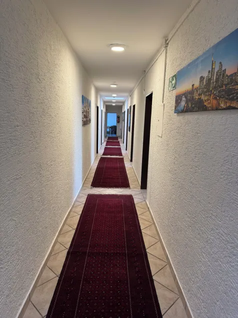 Hotel Main Taunus  - Image 1