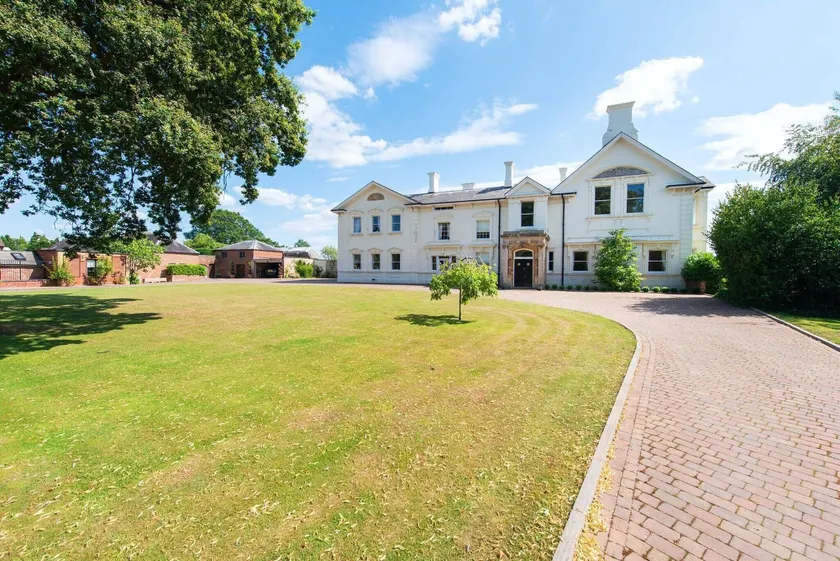 Severn Manor Country Estate - Image 1