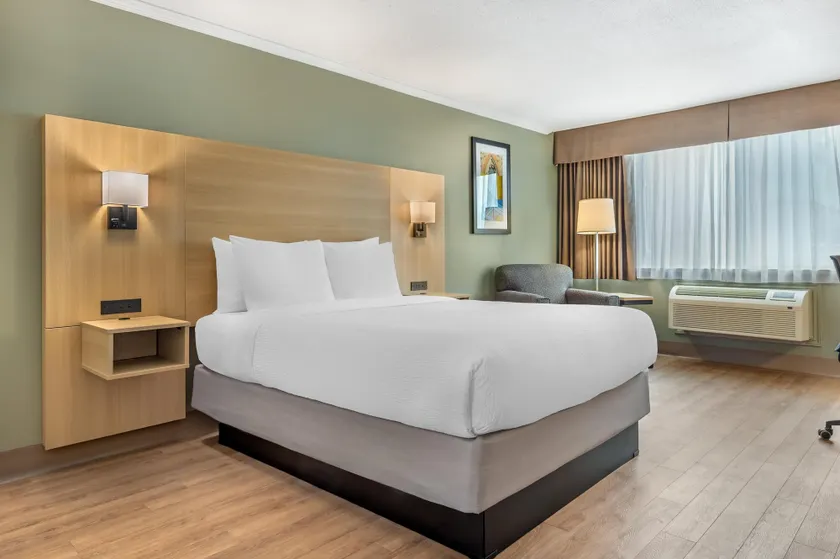 Best Western Plus Ottawa City Centre - Image 1