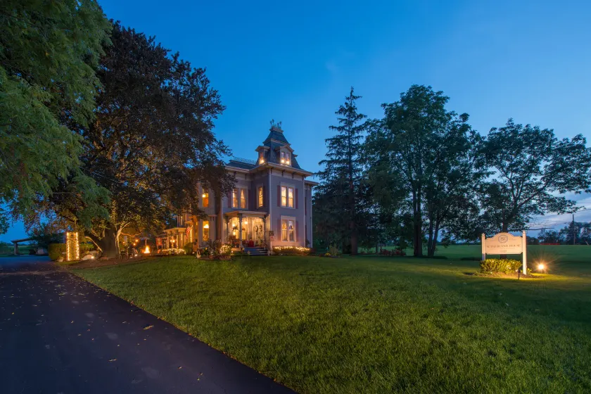 Sutherland House Victorian Bed and Breakfast - Image 1