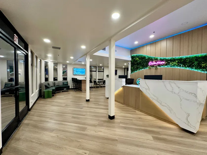 Costa Mesa Inn - Newport Beach Area - Image 1
